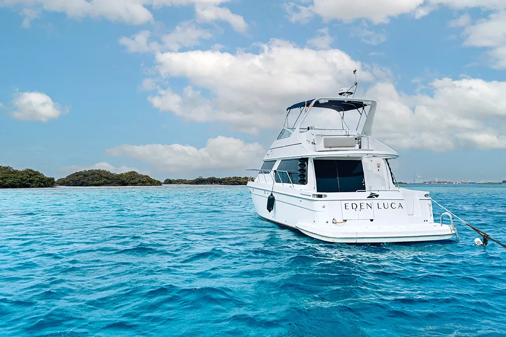 Eden Luca Blue at anchor off Aruba's coast